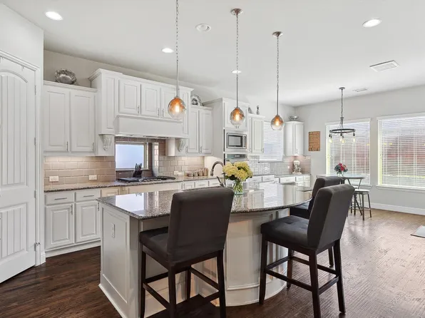 9209 Sandhills Dr, Lantana, TX 76226