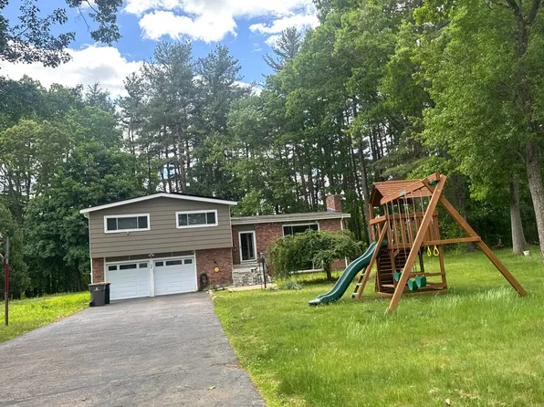 11 Thomas Dr, Framingham, MA 01701