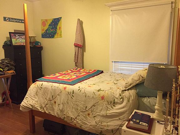 2nd image of 1014 N K St APT 3