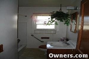 4th image of 2474 E 37th St