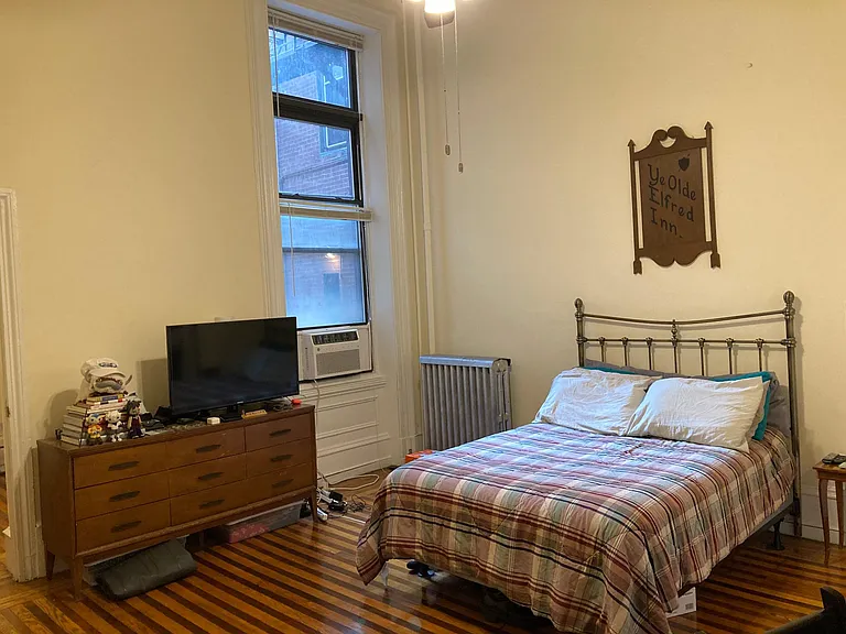 2114 Walnut St #1M — Photo 5