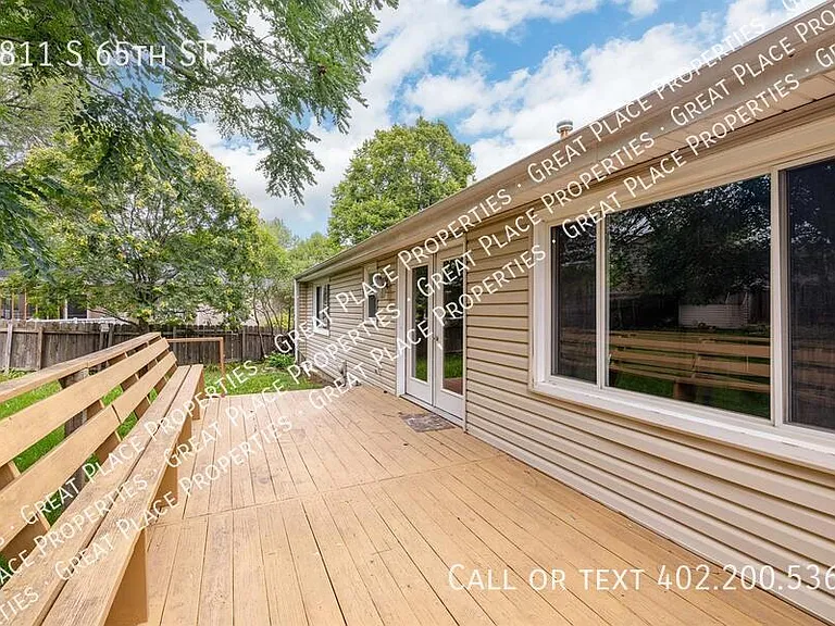 4811 S 65th St — Photo 4