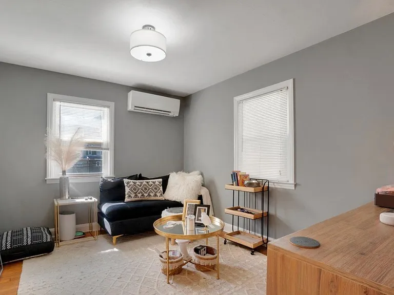 4521 Parkwood Ave #1 — Photo 2