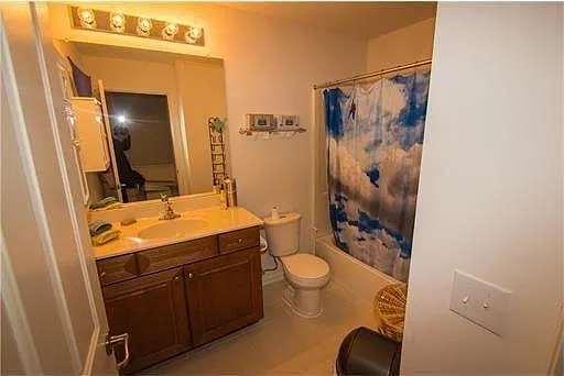 3 bed, 2523 sqft, $3,650 — Photo 4
