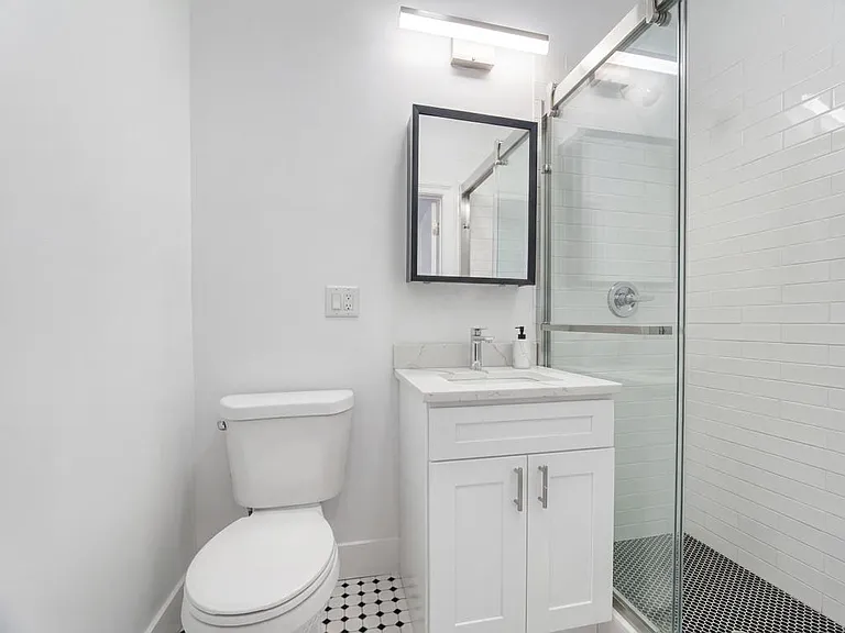 231 E 60th St #1A — Photo 6