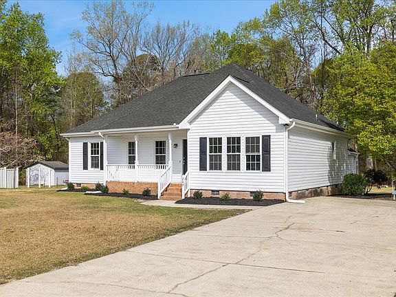 3rd image of 209 Hunters Farm Dr