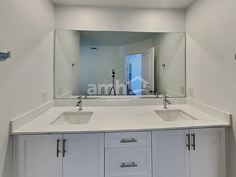 8135 Braavos Peninsula Ave — Photo 11