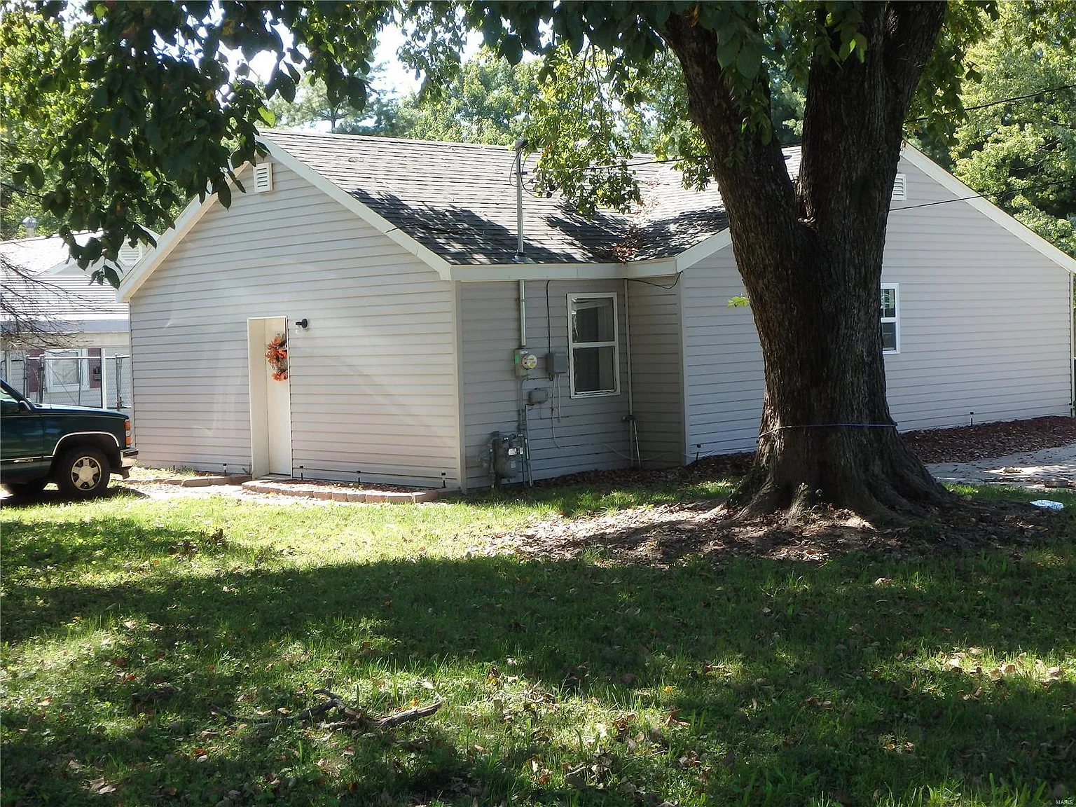 301 Bethesda Dr photo 1