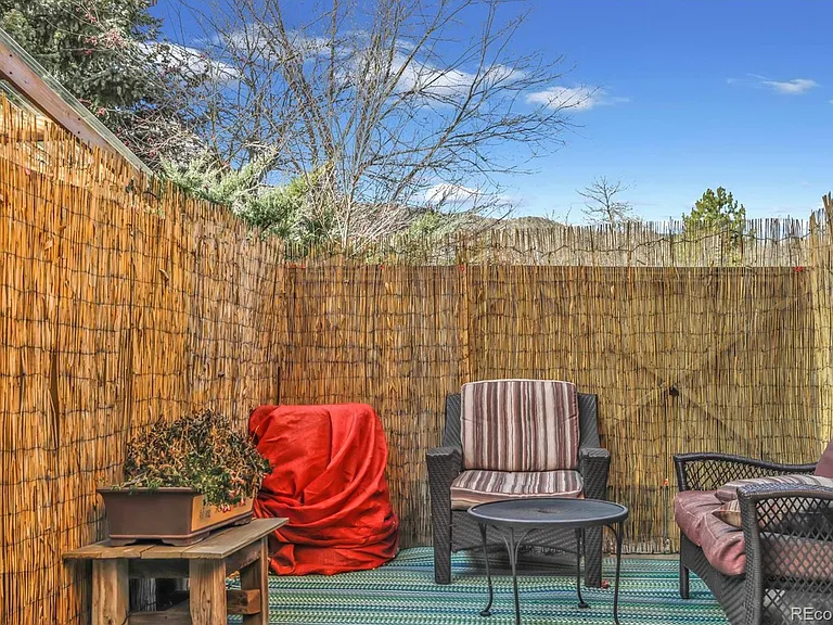 1210 Linden Ave #D — Photo 9