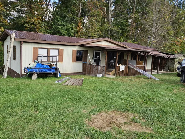 135 Kennedy Ln, Clintwood, VA 24228