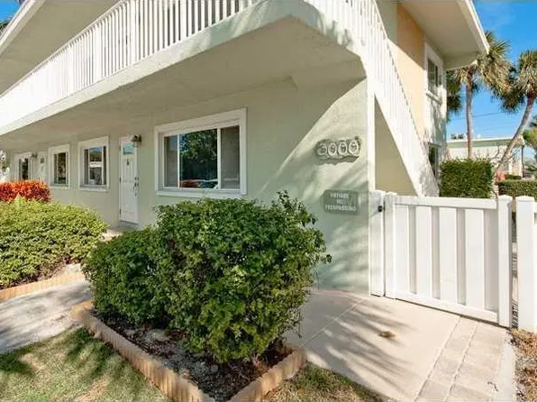 3000 Gulf Dr APT 6, Holmes Beach, FL 34217