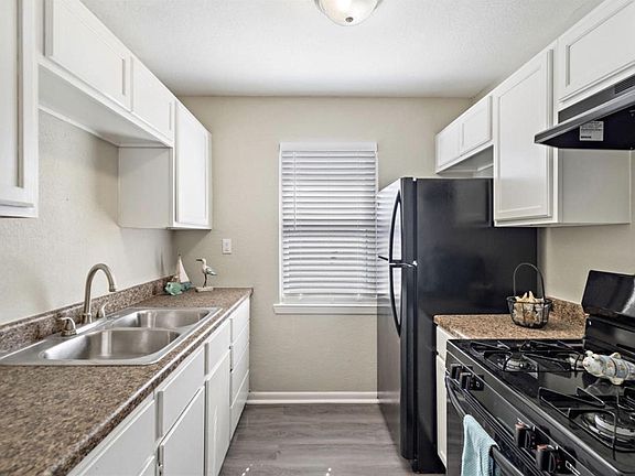 5th image of 2502 Avenue L APT 12