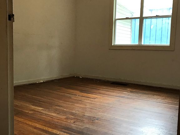 4th image of 194 Lee Road 216