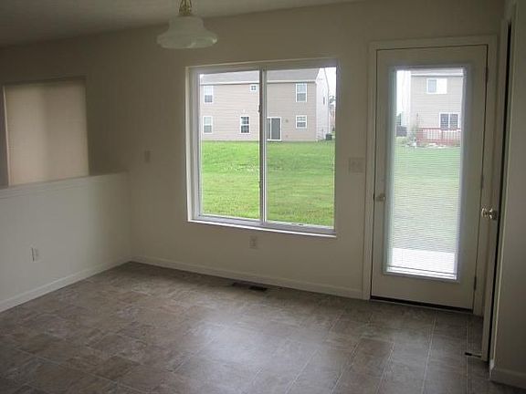 3rd image of 9945 Sawgrass Ln