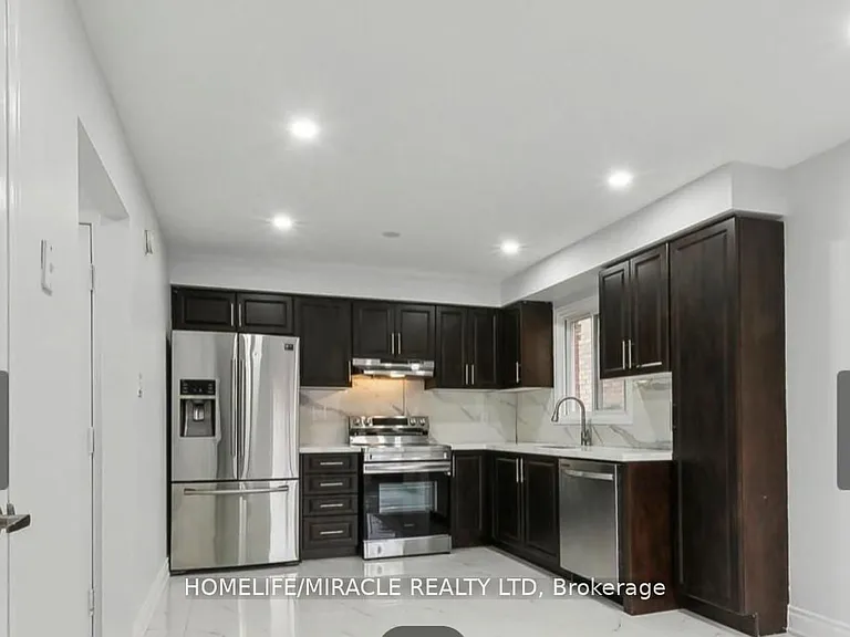 204 Delaney Dr #UPPER — Photo 5