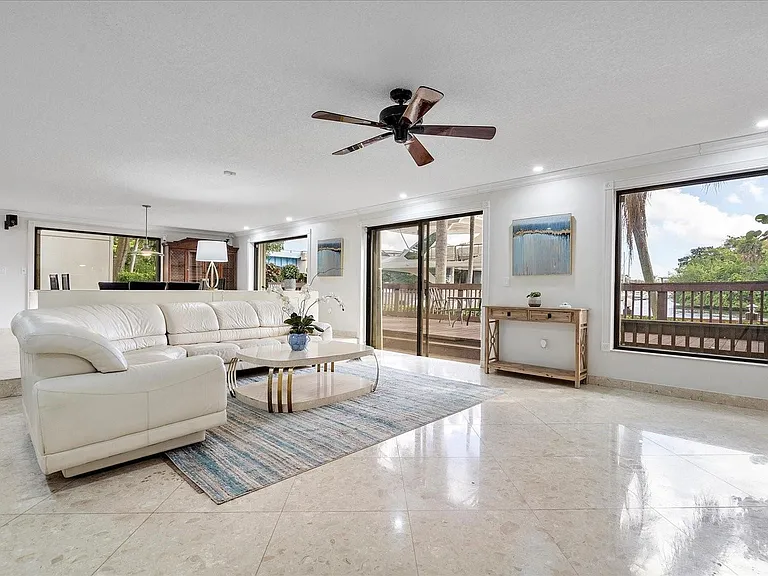 1240 SW 14th Ave — Photo 11