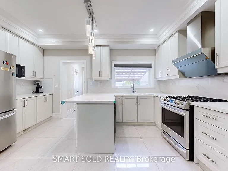 1040 Ossington Ave #MAIN FLR 2ND FLR — Photo 7