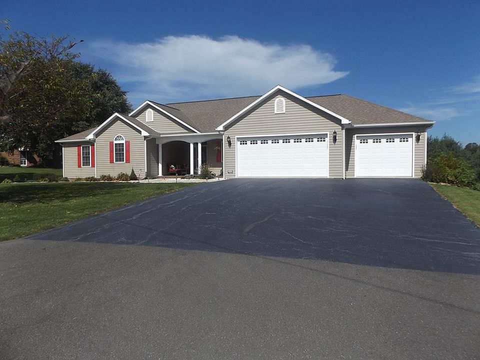1st image of 249 Stonebrook Dr