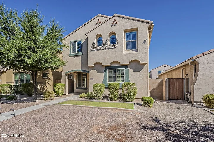 3 bed, 2.5 bath, 1989 sqft, $2,500 — Photo 2