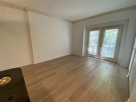 4th image of 5679 Waterman Blvd #11