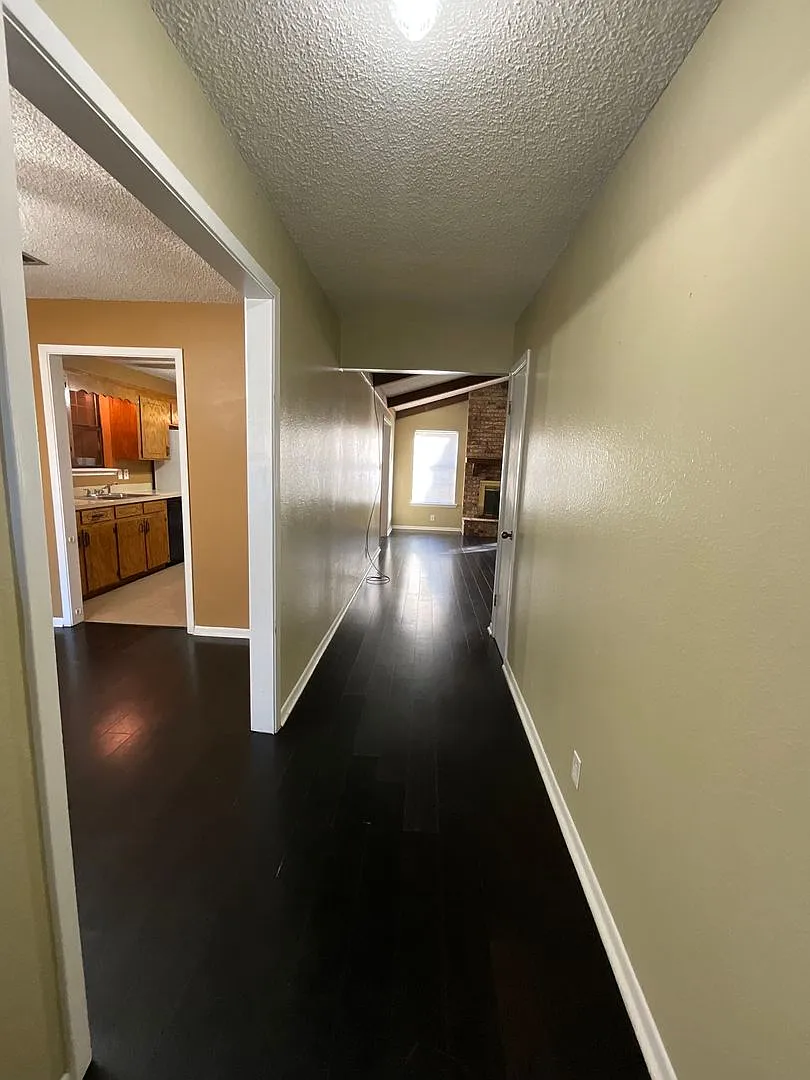 213 Old Oak — Photo 4