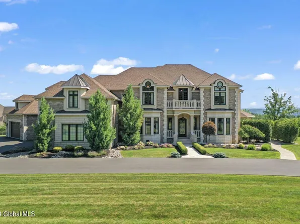 7 Stoneridge Drive, Loudonville, NY 12211