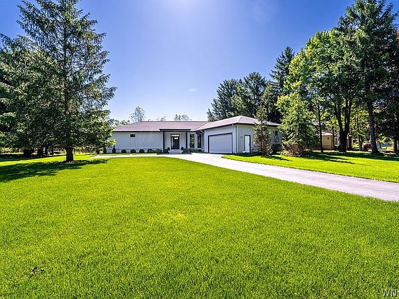 2nd image of 5085 Willowbrook Dr