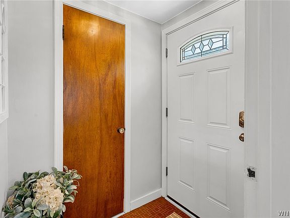 3rd image of 186 Ridgewood Dr