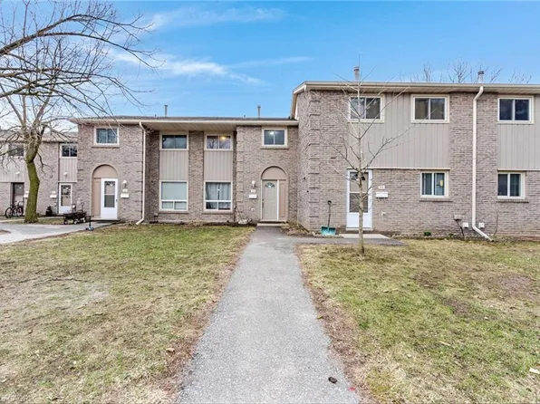 25 Upper Canada Dr #23, Kitchener, ON N2P 1G2