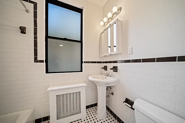 Rented by Bond New York | media 6