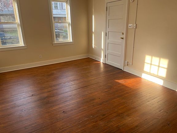2nd image of 544 W King St #1