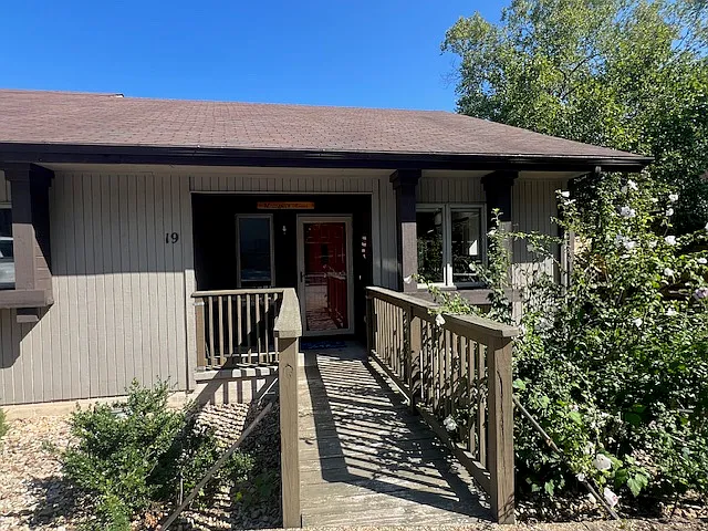 19 Lunsford Ln — Photo 30