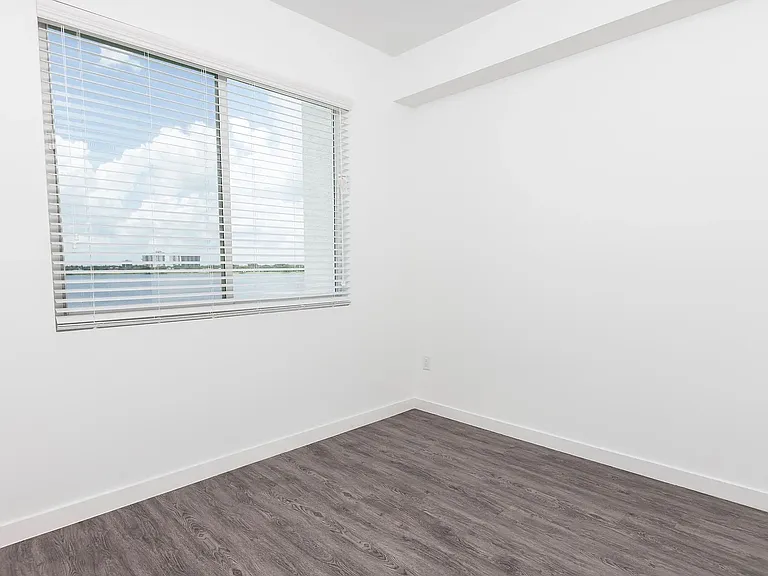 Veridian Shores Apartments Bedroom