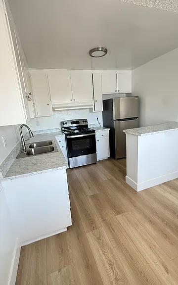 Buena Capri Apartmetents — Photo 1