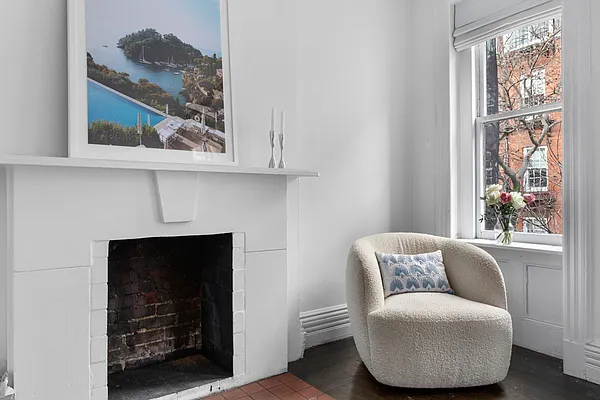 Rented by Daniel Gale Sotheby's International Realty | media 9