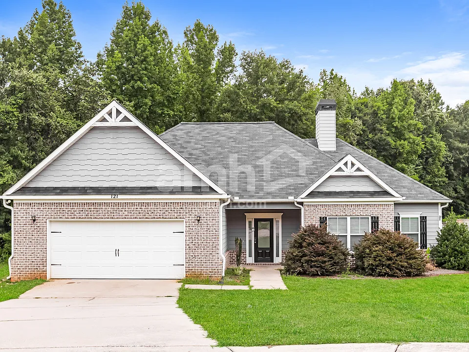 121 Coulter Woods Dr