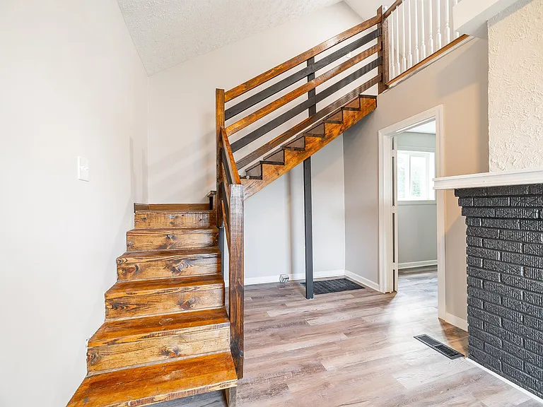 465 Brehl Ave — Photo 6
