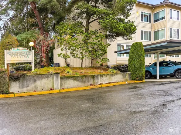 706 136th Place NE #C2, Bellevue, WA 98005