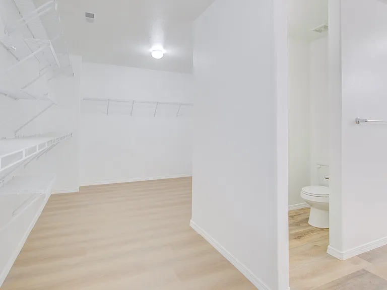 1153 W 400 S — Photo 33