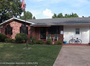 400 Turner Cv, Holly Springs, MS 38635
