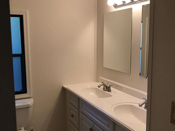 5th image of 910 W Gurley St Lot 127