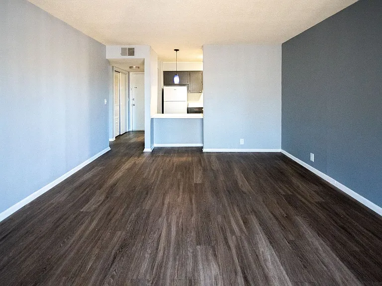 Coleman Place Apartments — Photo 10