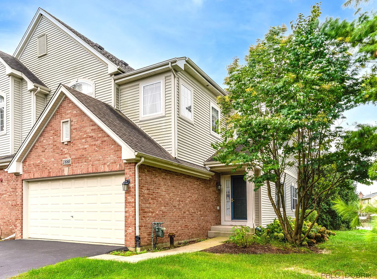 3 bed, 2.5 bath, 1933 sqft, $2,850 — Photo 1