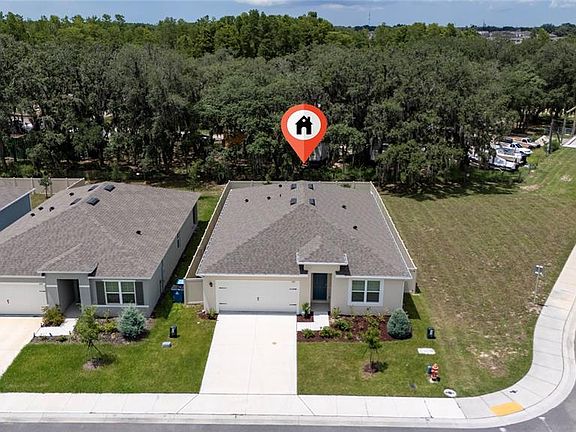 3rd image of 698 PARK PLACE BOULEVARD