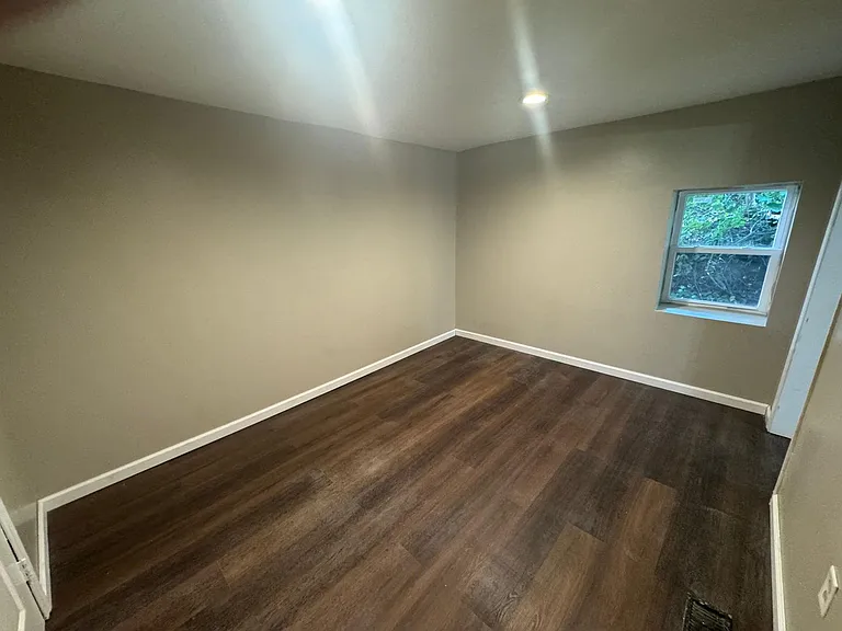 291 Maryland Ave — Photo 19