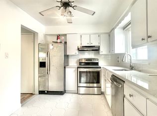 224-09 Horace Harding Expressway Sr N #2, Oakland Gardens, NY 11364
