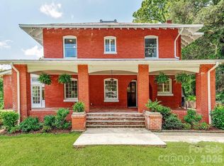 128 W End St, Chester, SC 29706