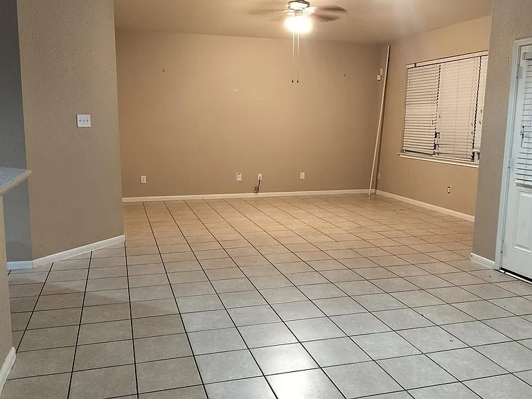 6027 Schaumburg Dr — Photo 4