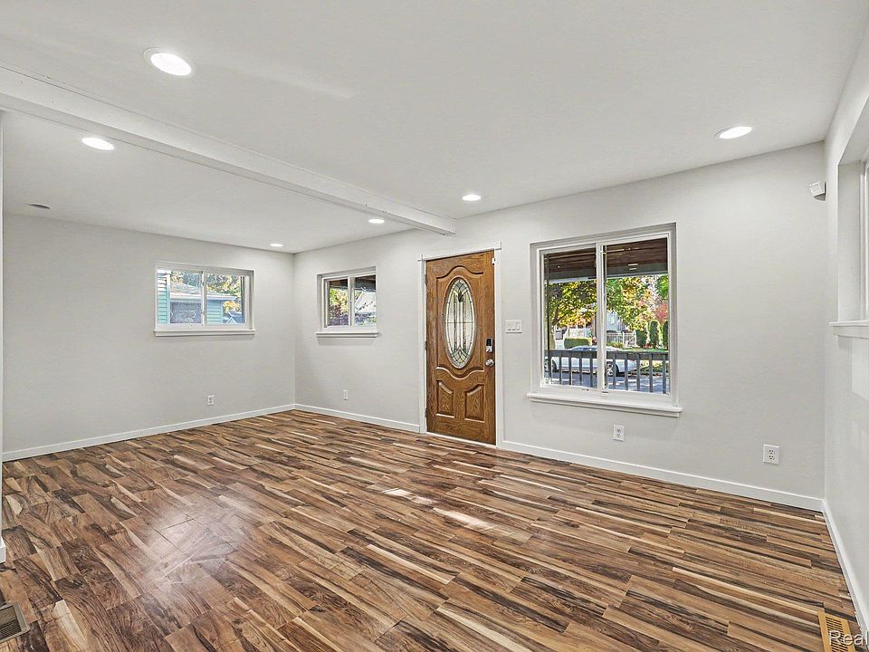 237 Pleasant St, photo 4