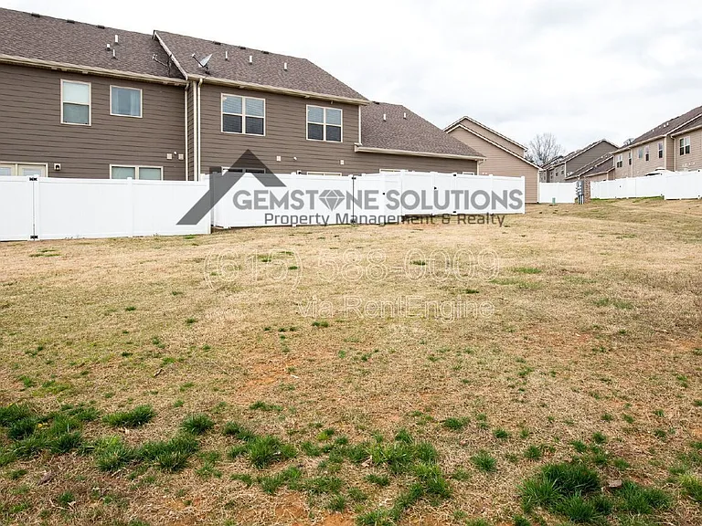 4018 Commons Dr — Photo 28